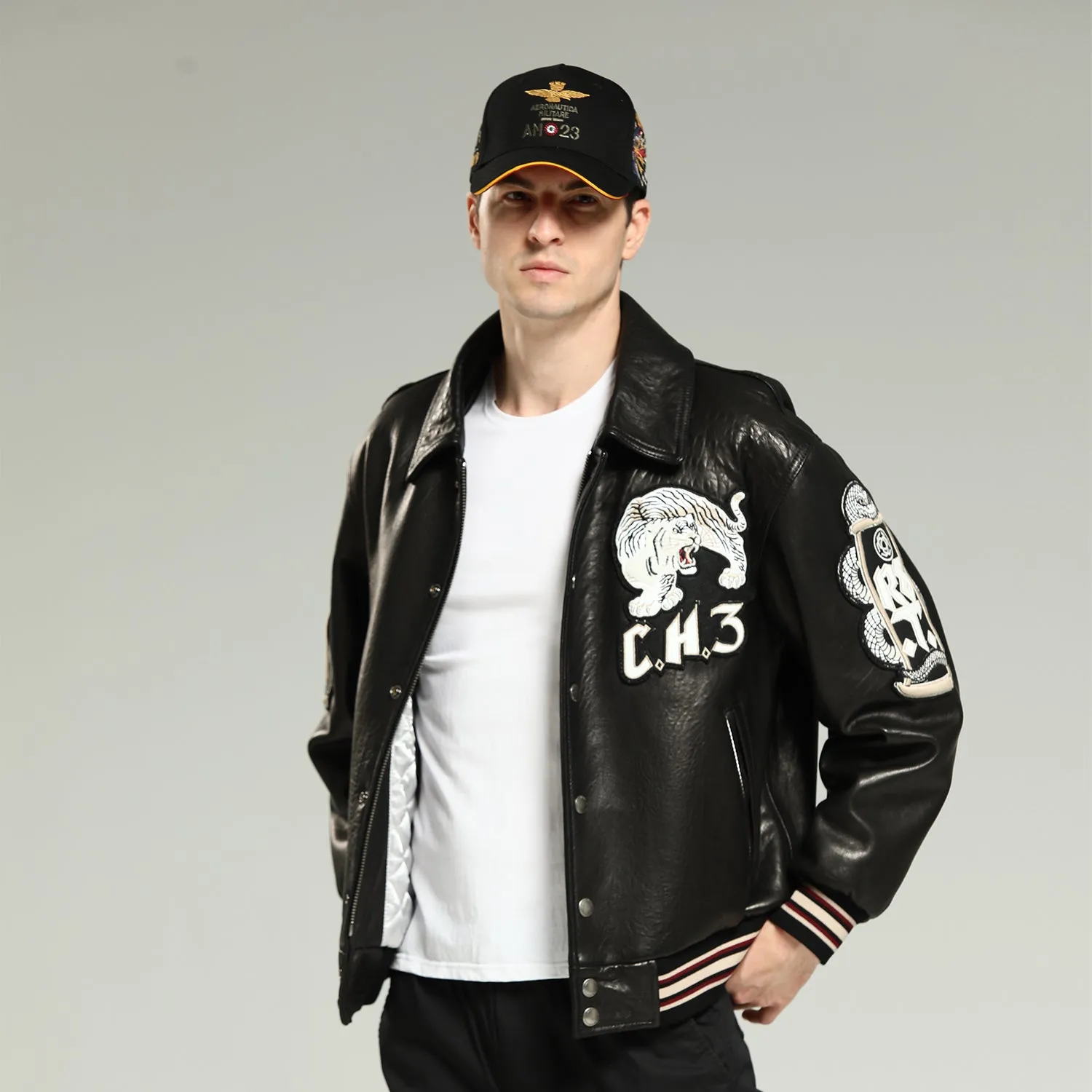 Tiger embroidered jacket